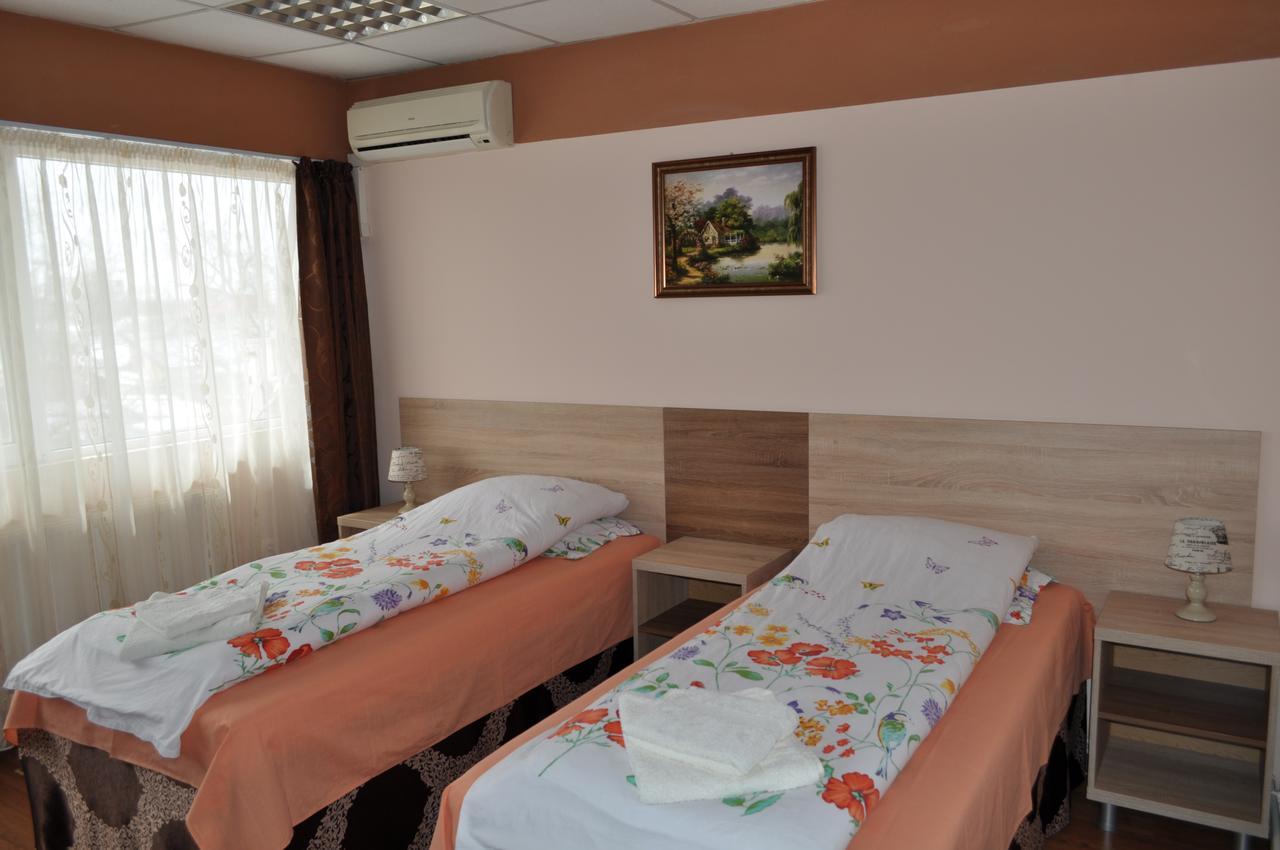 Casa Paul Hotel Galati  Bagian luar foto