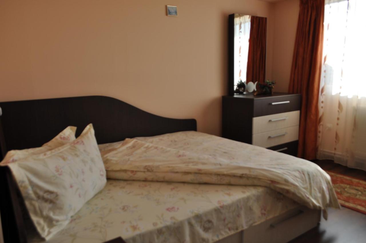 Casa Paul Hotel Galati  Bagian luar foto